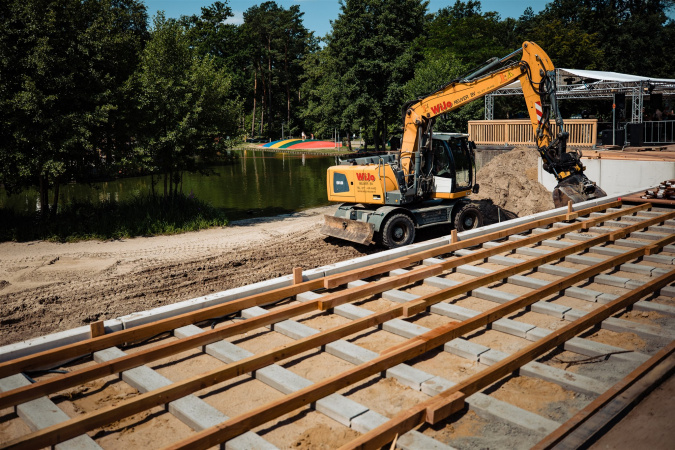 Uitbreiding terras Plaza Landal Lommerbergen